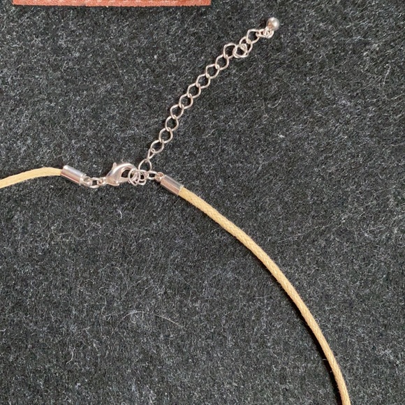 Set of gold and silver drop shape statement necklace and earrings - Picture 5 of 7